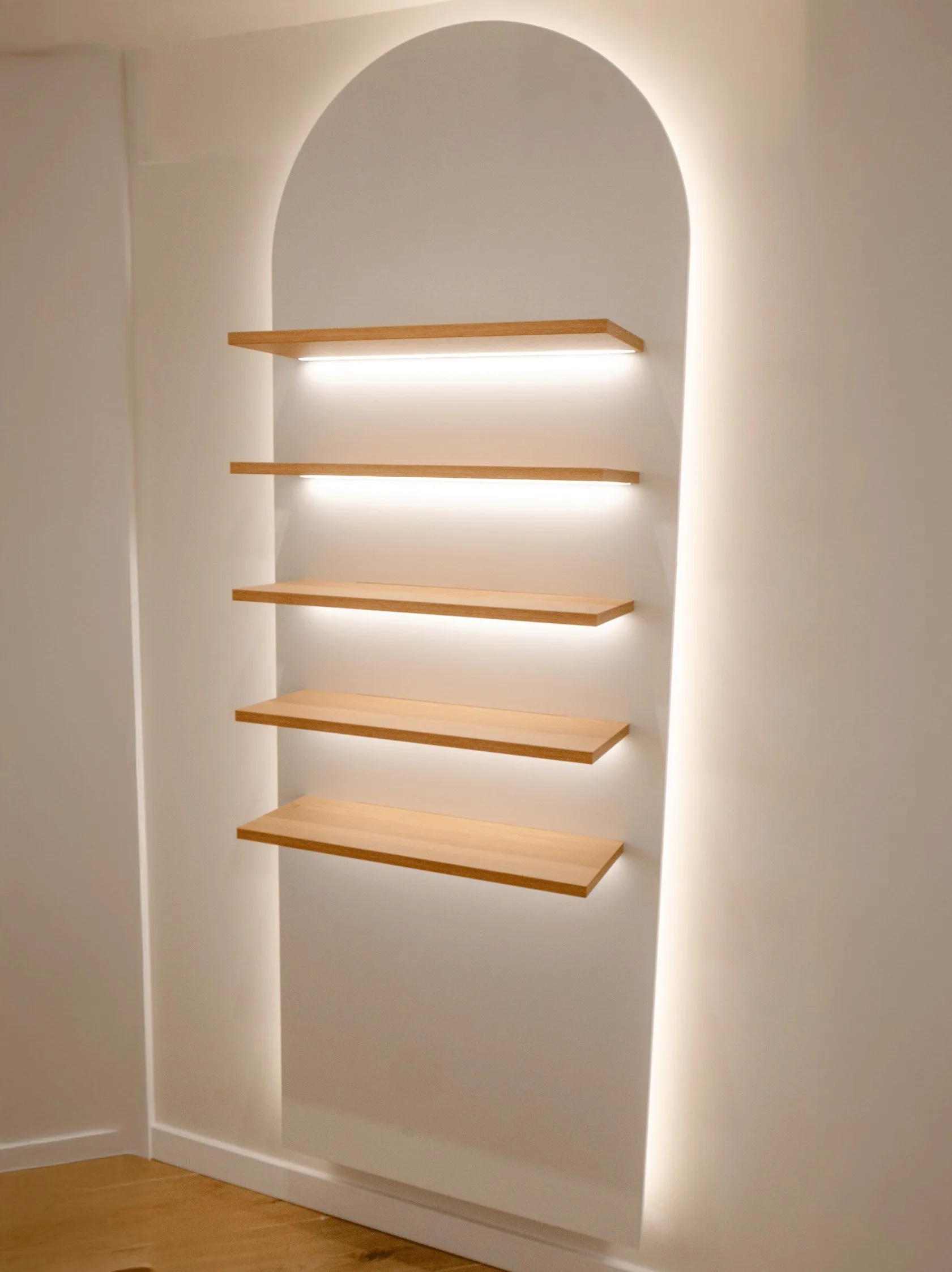 Expositor Lumina - 2